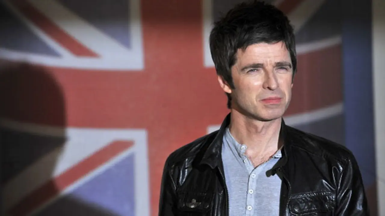 noel-gallagher-131122c.jpg
