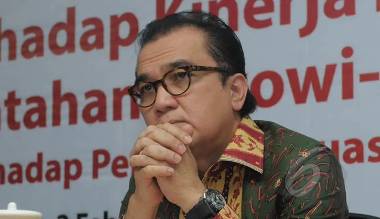 Politisi Golkar Tantowi Yahya saat pemaparan hasil survei LSI bertema 'Evaluasi Terhadap Kinerja 100 Hari Pemerintahan Jokowi-JK : Efek Partisan Terhadap Persepsi Kepuasan Publik' di Jakarta, Senin (2/2). (Liputan6.com/Herman Zakharia)