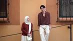 Dalam salah satu foto, Dinda dan Rey tampil dengan gaya kasual namun tetap terlihat kompak. Mengenakan pakaian dengan warna senada, mereka berdua tampak begitu serasi. Senyum manis yang terpancar dari wajah mereka menambah kesan romantis dan membuat banyak netizen iri melihat kebersamaan mereka. (Liputan6.com/IG/@dindahw)