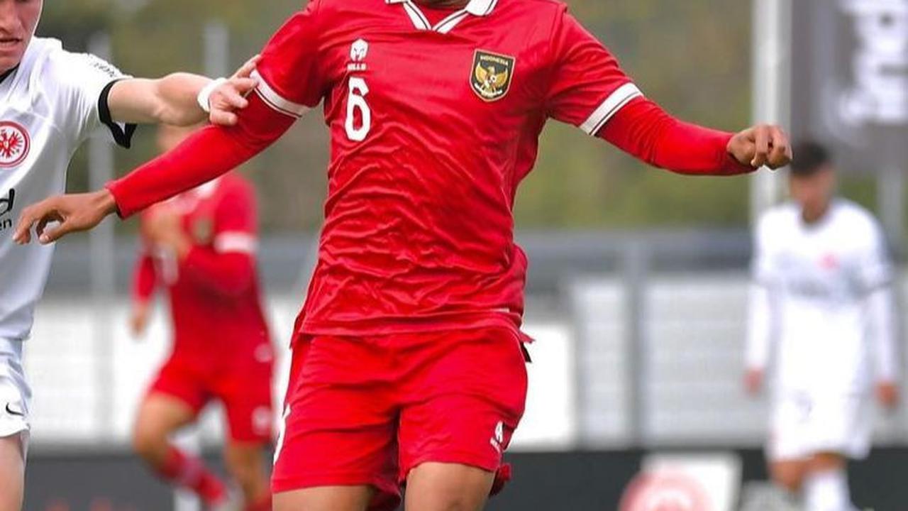 Pemilik akun Instagram @hnfrmdhan06_ ini memakai nomor punggung 6 di Timnas Indonesia U-17.