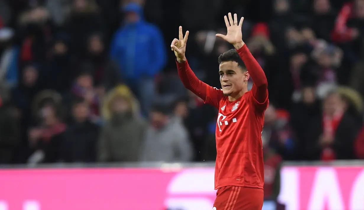 Philippe Coutinho - Coutinho dikabarkan telah diminati dua klub asal Kota London, Arsenal dan Tottenham Hotspur. Belakangan, Chelsea ikut meramaikan bursa transfer musim panas ini untuk bisa mendatangkan Coutinho. (AFP/Christof Stache)