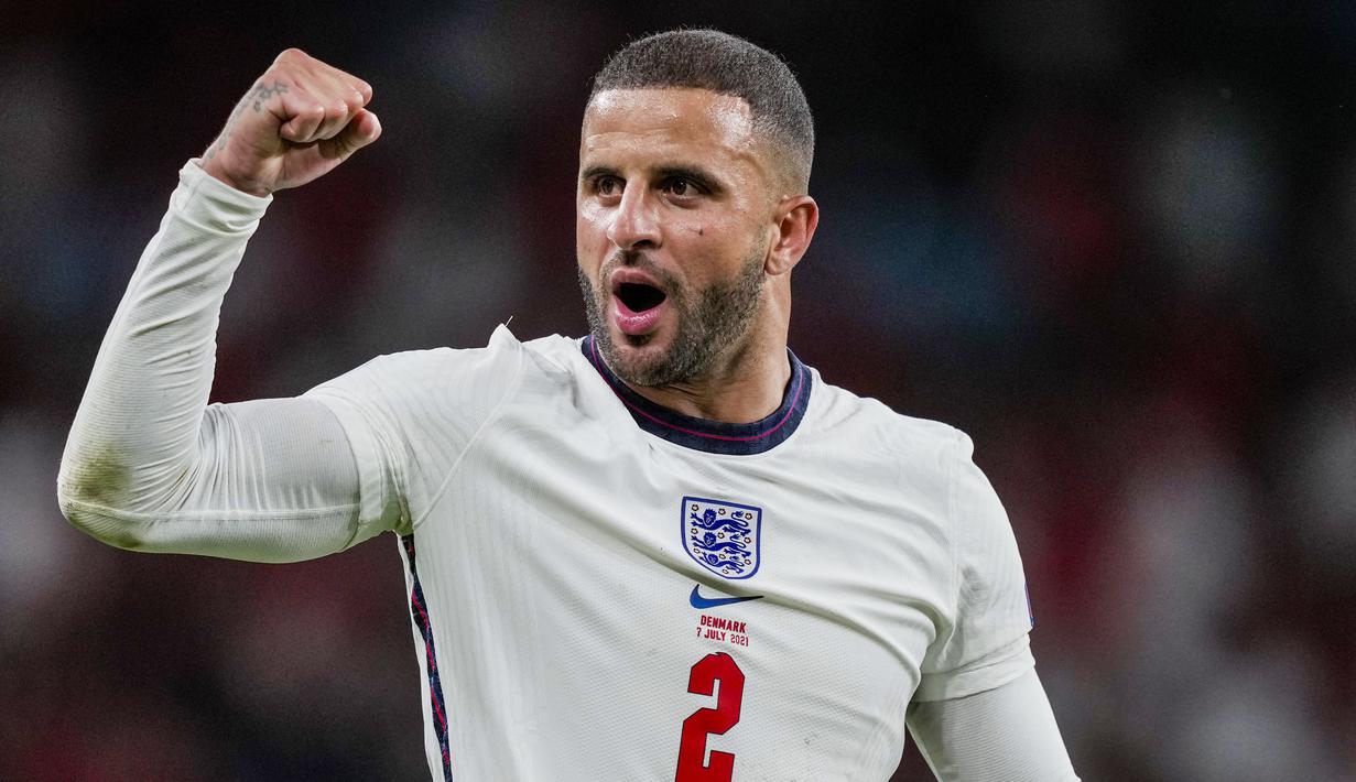 Kyle Walker - Di sektor kanan pertahanan Inggris ada bek Manchester City yang juga tampil solid saat dalam bertahan. Walker memang tidak sering maju membantu serangan namun ia mampu menjaga pertahanan Inggris dengan baik sehingga aman dari gempuran Denmark. (Foto:AP/Frank Augstein, Pool)