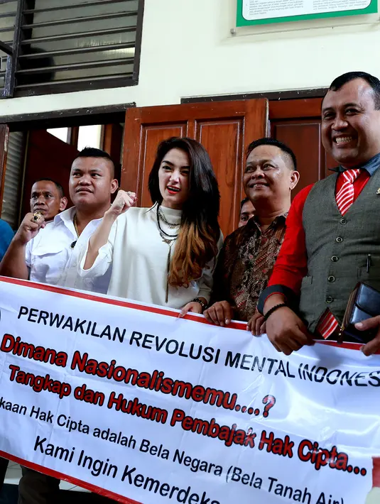 Nagaswara telah melakukan gugatan kepada PT Vizta Pratama karena telah menaruh video klip bajakan atau tak asli milik PT Nagaswara di rumah karaokenya. (Wimbarsana Kewas/Bintang.com)