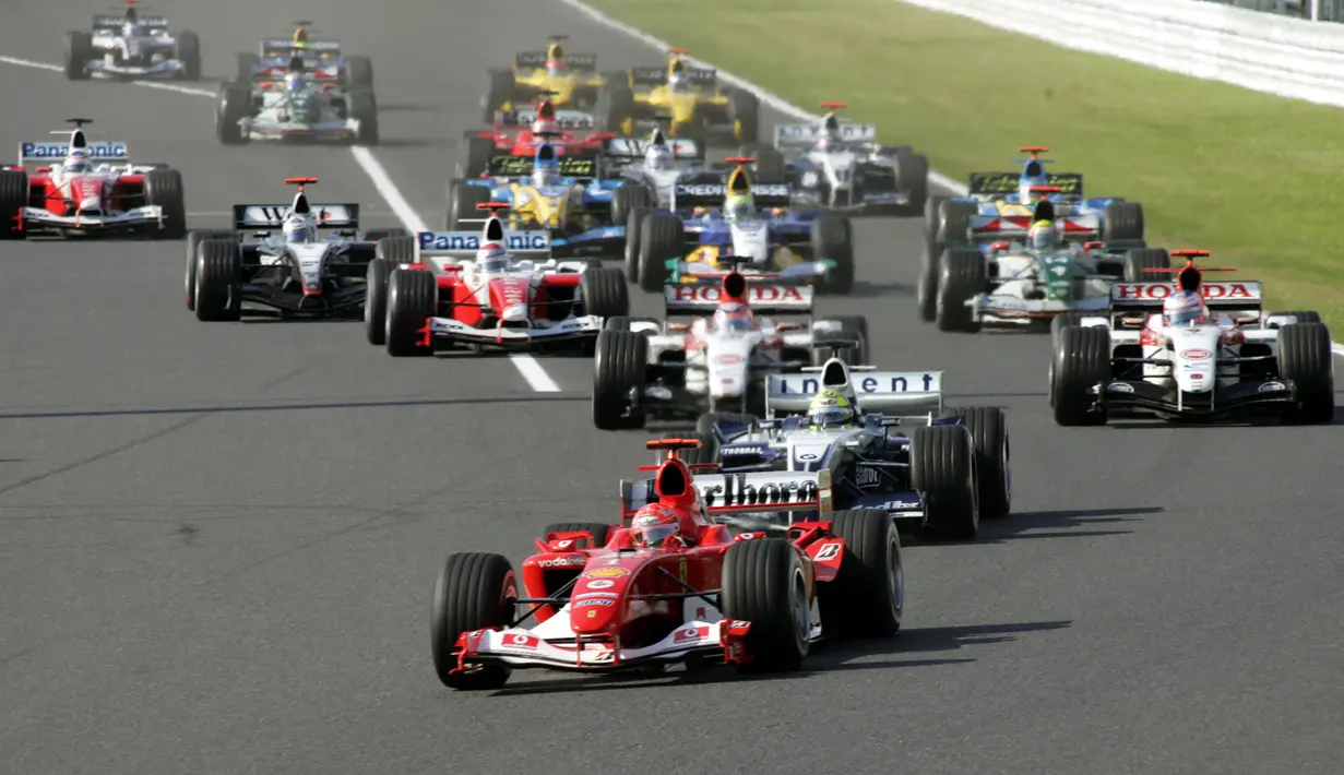 Kehebatan Schumacher di arena balap membawanya memenangi 91 Grand Prix dan 19 kali berturut-turut naik podium sejak dari Grand Prix Amerika Serikat 2001 sampai dengan Jepang 2002. (AFP/Toshifumi Kitamura)