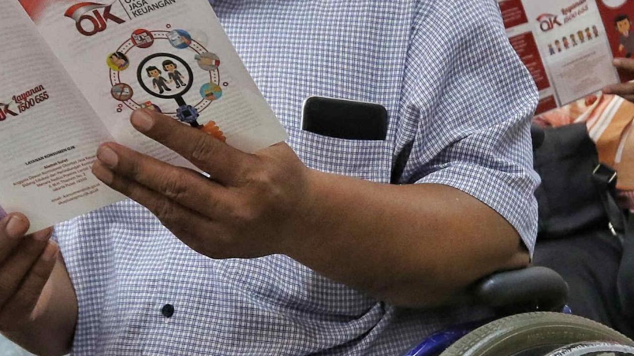Kehadiran OJK tidak hanya diharapkan dapat meningkatkan pengaturan dan pengawasan di sektor jasa keuangan secara lebih komprehensif dan terintegrasi, namun juga untuk melindungi konsumen dan masyarakat.