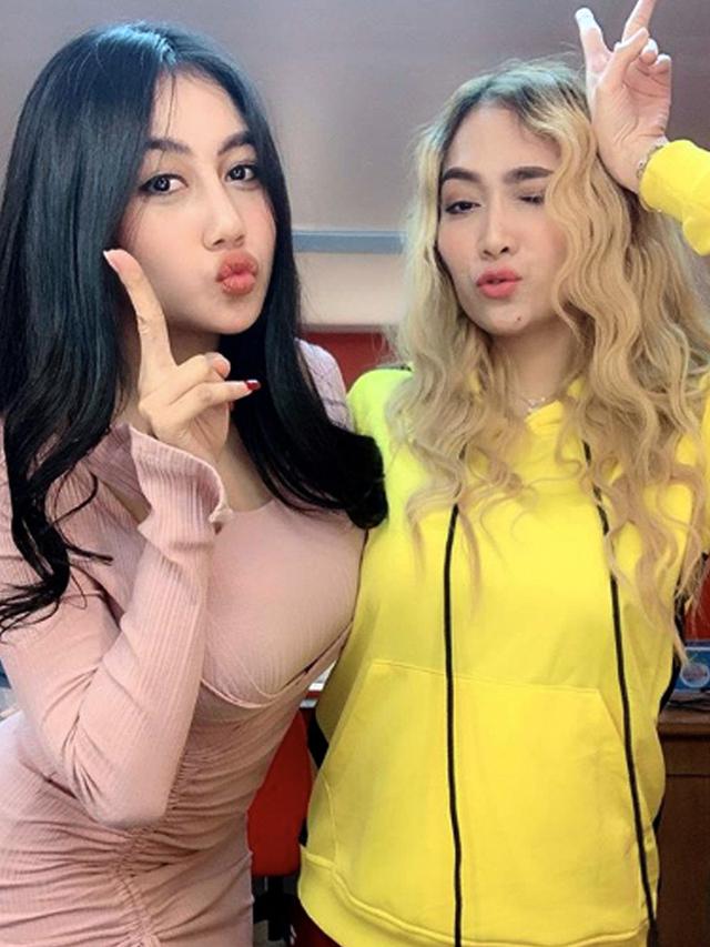 Pamela Safitri dan Oza Kioza