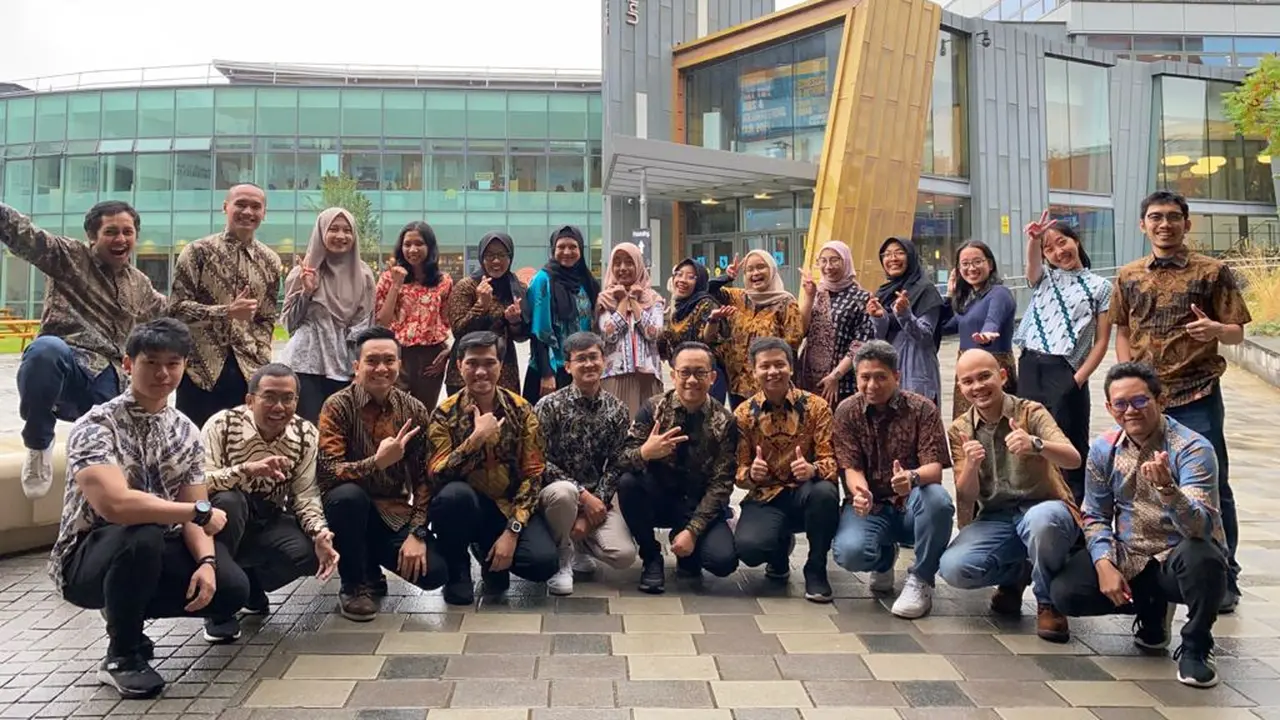 Unik, Begini Cara Pelajar Indonesia di Inggris Rayakan Hari Batik Nasional