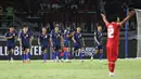 <p>Pemain Laos merayakan gol pertama timnya yang dicetak oleh&nbsp;Phousomboun Panyavong ke gawang Timnas Indonesia pada&nbsp;laga lanjutan Grup B Piala AFF 2024 di Stadion Manahan, Solo, Jawa Tengah, Kamis (12/12/2024). (Bola.com/Abdul Aziz)</p>