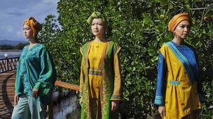 Intip koleksi modest wear yang menggunakan tenun Masalili asal Kendari (Foto: Wignyo Tenun Gaya)