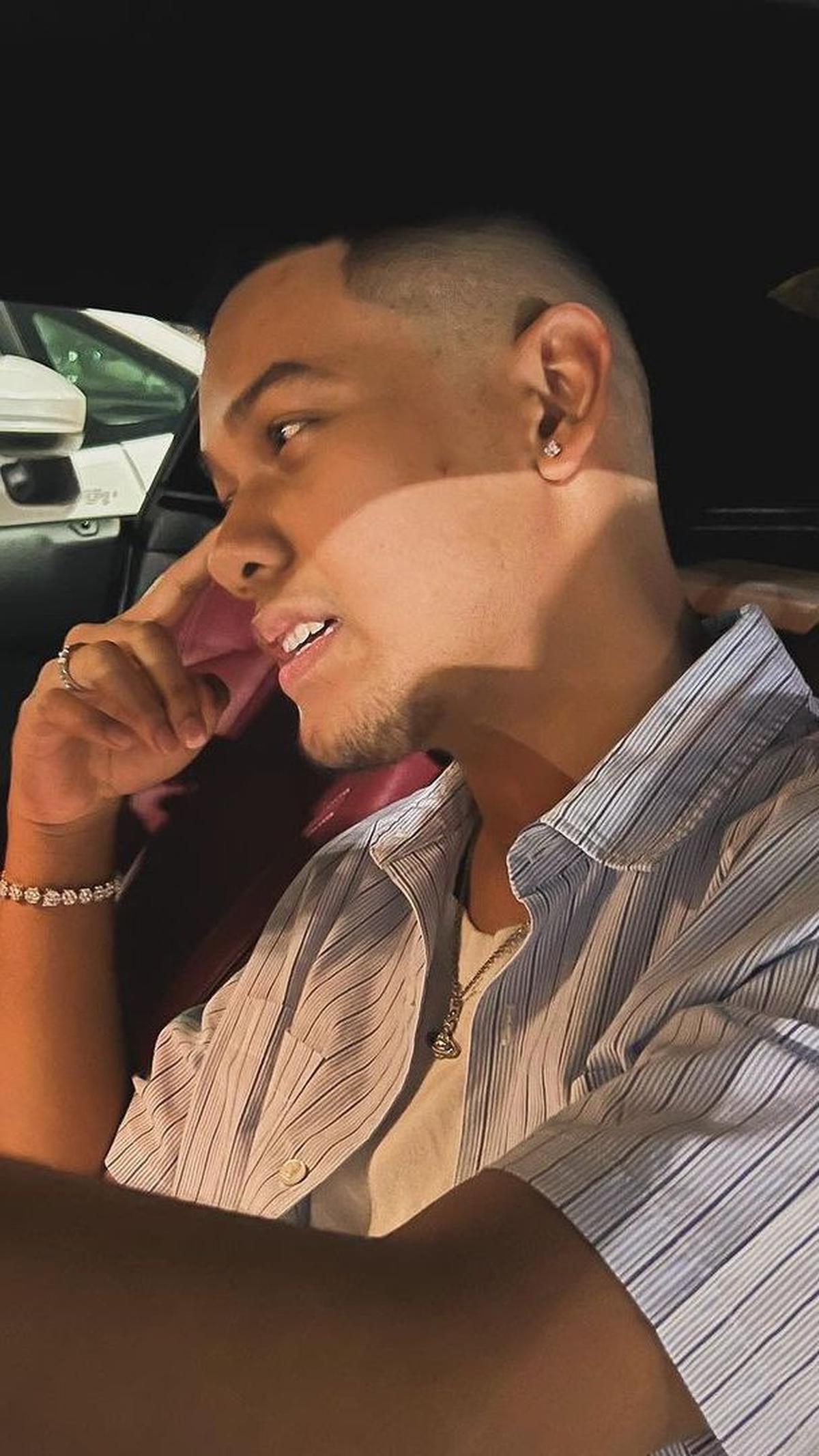 Dia baru potong rambut menjadi plontos.&nbsp;