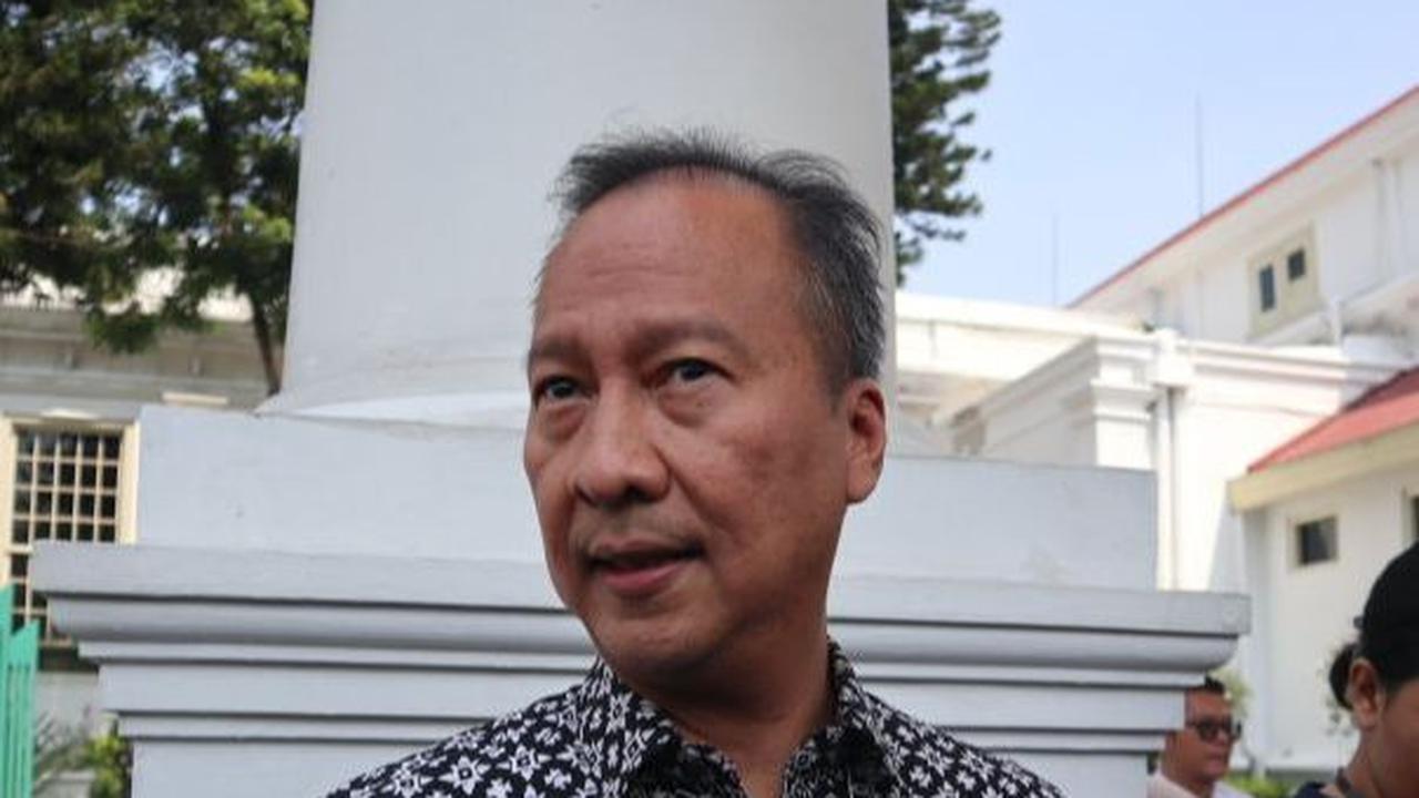 Menteri Perindustrian Agus Gumiwang Kartasasmita mengatakan, pemerintah sedang menyusun perubahan aturan untuk dapat mempercepat pengembangan ekosistem kendaraan bermotor berbasis listrik.