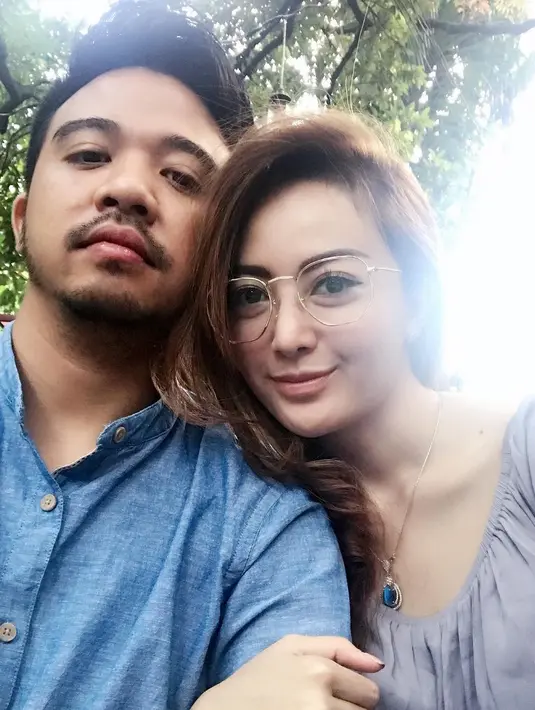Bahkan, Cinta merupakan teman curhat Roby. Begitu juga saat Roby gagal nikah. Ia juga kembali mencurahkan isi hatinya pada perempuan yang kini jadi istrinya tersebut. (Instagram/cinta_ratu_nansya)