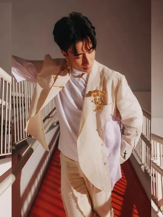 Penampilan tak biasa Vidi Aldiano ini pun bikin salfok netizen [instagram/vidialdiano]