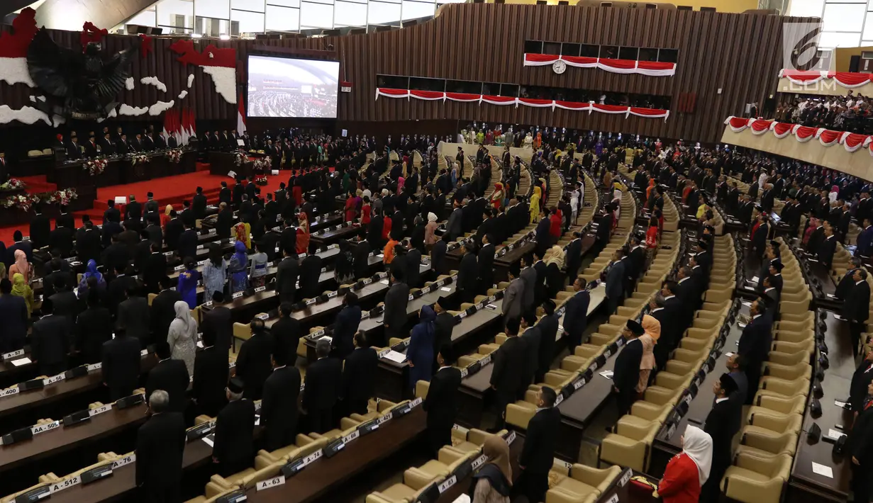 Suasana sidang Tahunan MPR Tahun 2019 di Kompleks Parlemen, Senayan, Jakarta, Jumat (16/7/2019). Sidang tersebut beragendakan penyampaian pidato kenegaraan Presiden Joko Widodo dalam rangka HUT Ke-74 Kemerdekaan Republik Indonesia. (Liputan6.com/Johan Tallo)