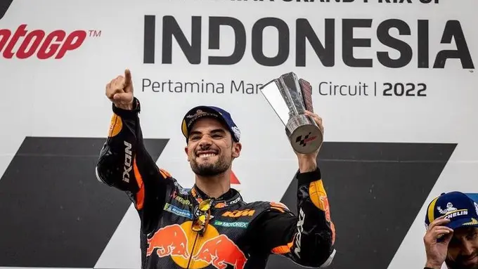 Berunsur Batik, Begini Penampakan Trofi MotoGP Mandalika 2022 Hasil Karya Anak Bangsa