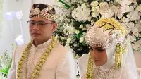 Nadya Mustika Rahayu menguak 3 alasan mau dinikahi Iqbal Rosadi. Pernikahan mereka digelar di Gedong Putih, Bandung, Jawa Barat, Jumat (24/11/2023). (Foto: Dok. Instagram @satriodewandoro)