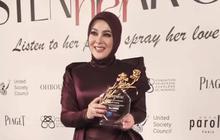 Potret Syahrini Tampil Pede Melenggang di Festival Film Cannes 2025, Pakai Gaun Mewah hingga Jubah Bordir Buatan Desainer Lokal Indonesia