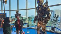 Robot replika Terminator hingga Transformer berbahan onderdil bekas terpajang apik di Lantai 2 Rame-Rame Foodcourd Tangcity Mall, Kota Tangerang. (Tim News).