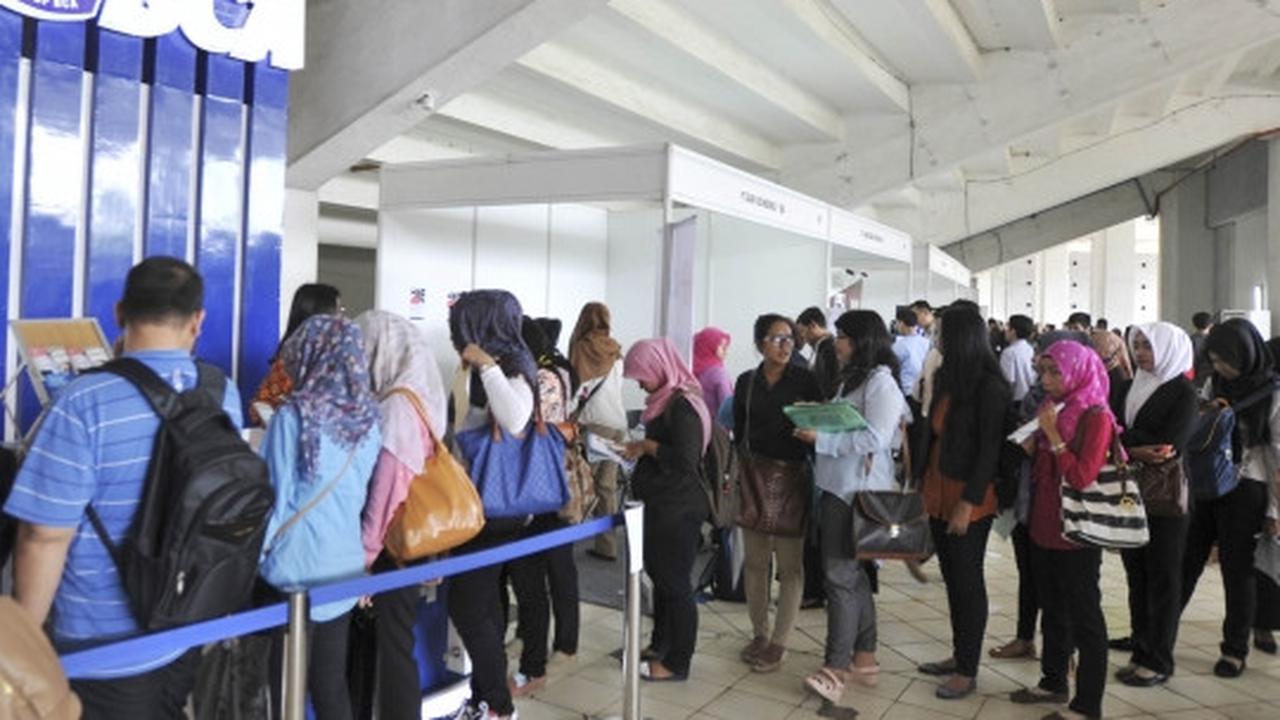 Pengangguran di Indonesia mencapai lebih 7,4 juta orang