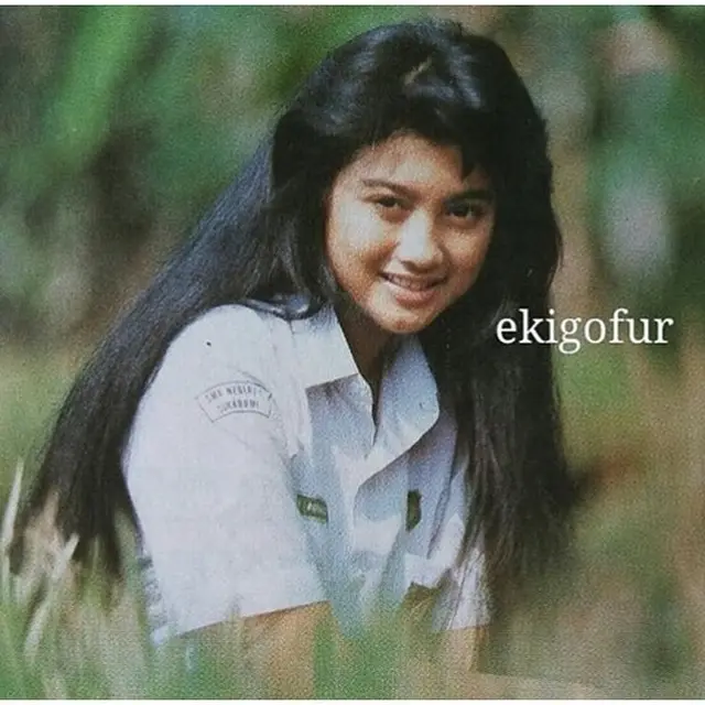 6 Foto Lawas Desy Ratnasari Saat SMA, Berprestasi Sedari Dulu