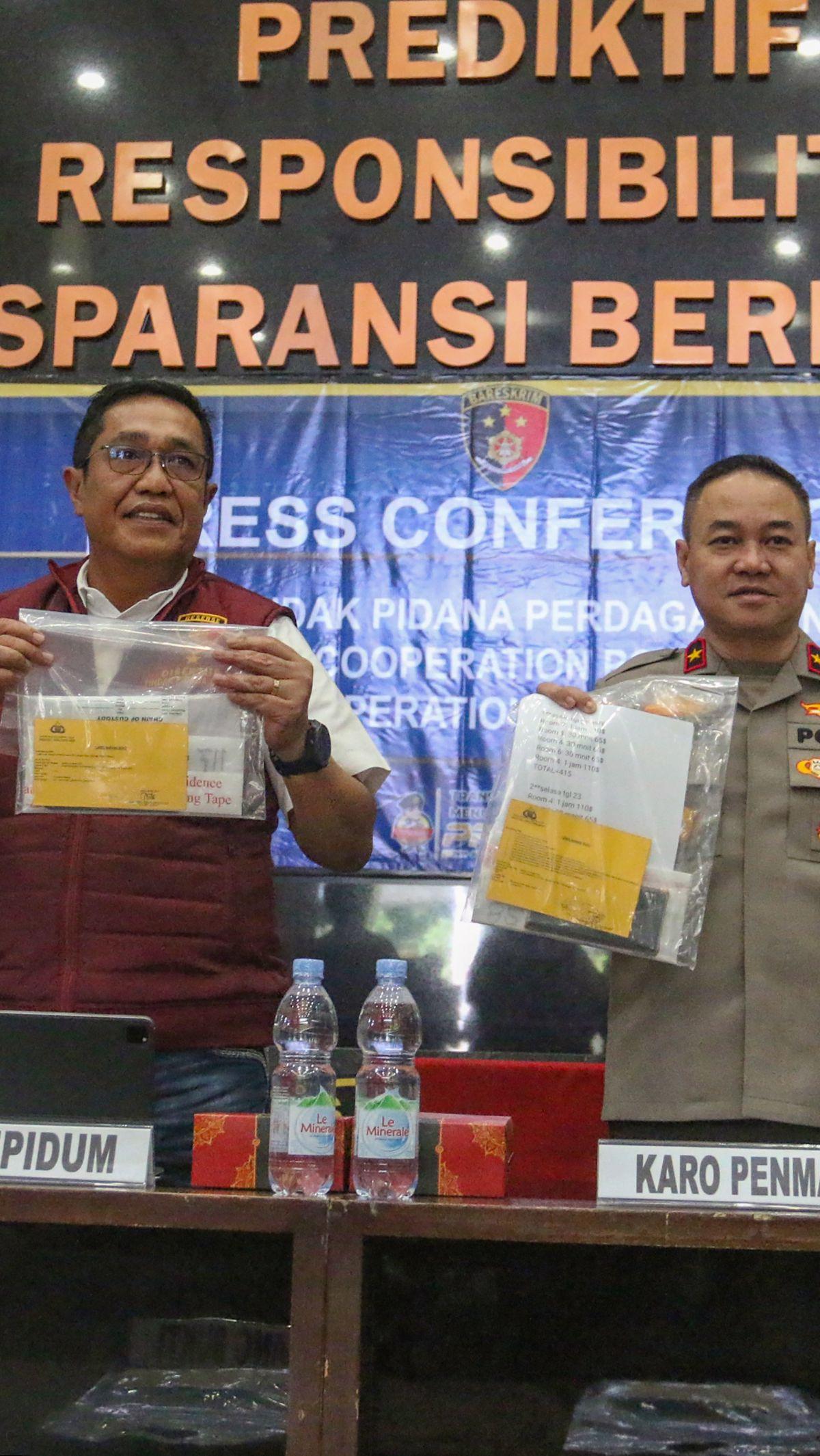 Bareskrim Polri mengungkap kasus dugaan tindak pidana TPPO yang melibatkan 50 orang warga negara Indonesia (WNI). Puluhan korban itu diberangkatkan ke Australia untuk dipekerjakan sebagai pekerja seks komersial (PSK).&nbsp;Foto: Merdeka.com/Arie Basuki