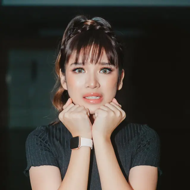 6 Potret Tiara Andini Tampil dengan Rambut Berponi, Makin Imut Bak Boneka