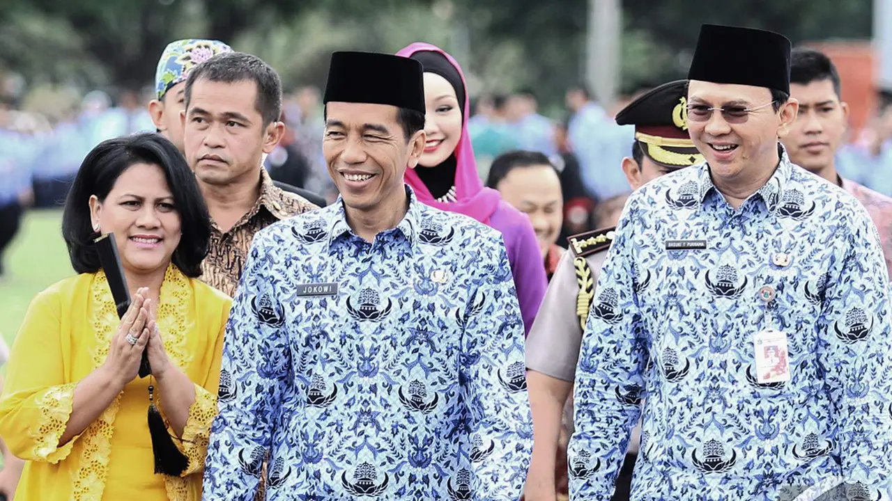 Aneka Gaya Jokowi Saat Upacara HUT Korpri