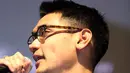 "Ada album dan tur juga. Ini tur pertama saya, ada di 5 kota, Bandung, Batam, Makassar, Surabaya dan satu lagi lupa, pokoknya ada di 5 kota," tandas Afgan. (Nurwahyunan/Bintang.com)