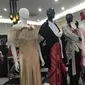 Memiliki pakaian dari desainer favorit menjadi kebanggaan tersendiri. Koleksi desainer favorit pun semakin mudah Anda temui di Fashion First.