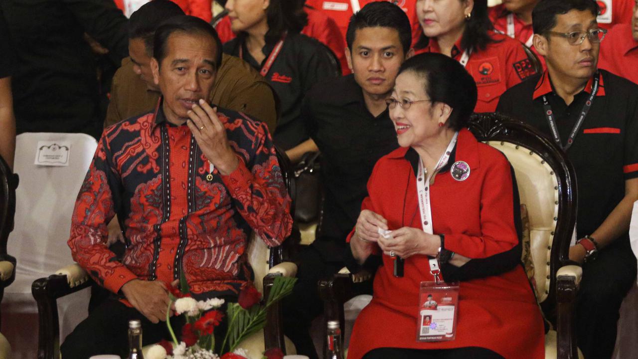 Kemesraan Megawati dan Jokowi di Rakernas IV PDIP
