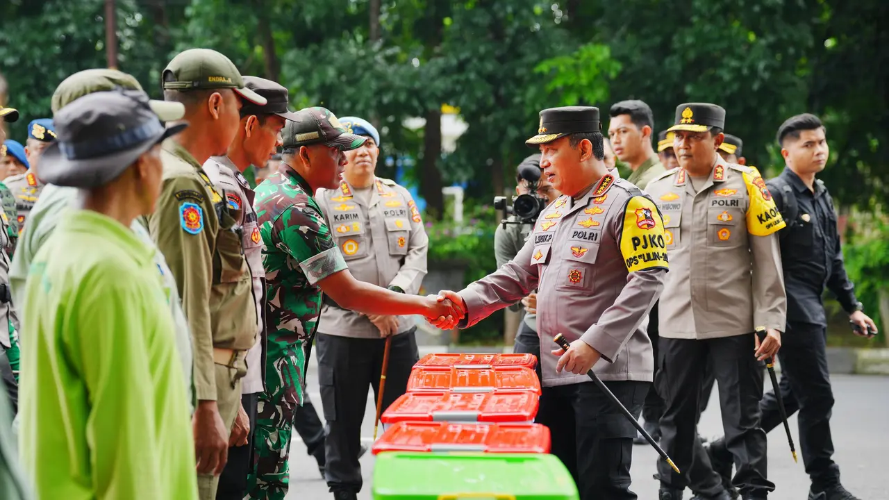 Kapolri Jenderal Listyo Sigit Prabowo meninjau Taman Safari Solo di Jawa Tengah (Jateng) dalam rangka libur Natal dan Tahun Baru (nataru) 2024-2025 (Tim Humas Polri)