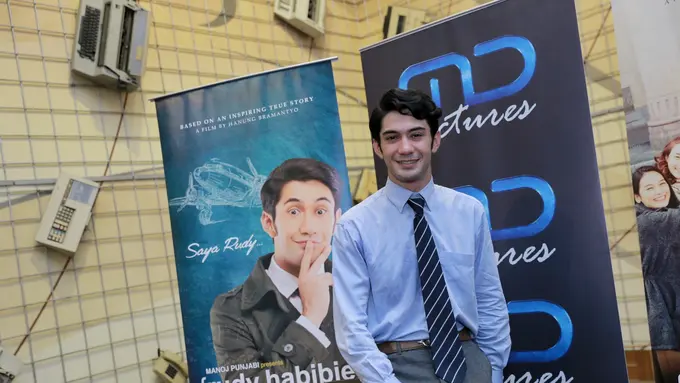 [Bintang] Reza Rahadian