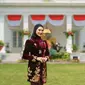 Tampil cantik dengan kebaya, Angkie Yudistia tak pernah gagal terlihat menawan. [Foto: Instagram/ Angkie Yudistia]