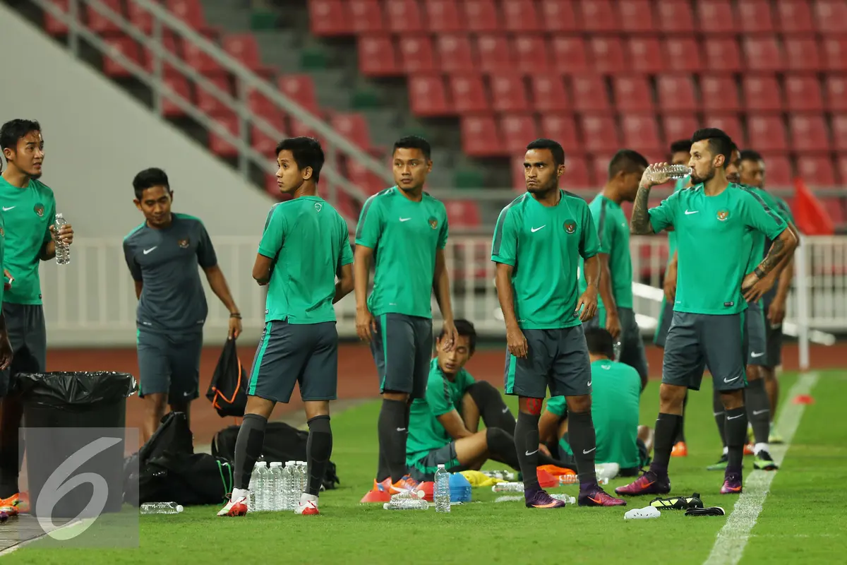 20161216- Timnas Indonesia Jajal Rajamangala Stadium Bangkok-Helmi Fithriansyah