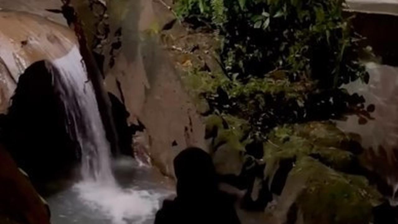 Menikmati Fasilitas Resort