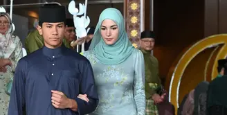 Baru-baru ini Anisha Rosnah menemani Pangeran Mateen hadiri acara halal bihalal [@tehfirdaus]