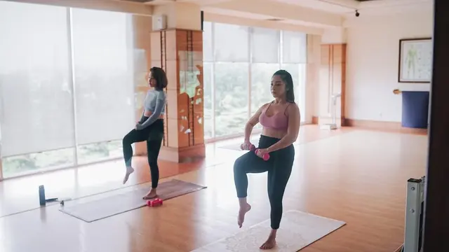 Baby Bump Makin Besar, Ini 7 Potret Nikita Willy Jalani Prenatal Pilates