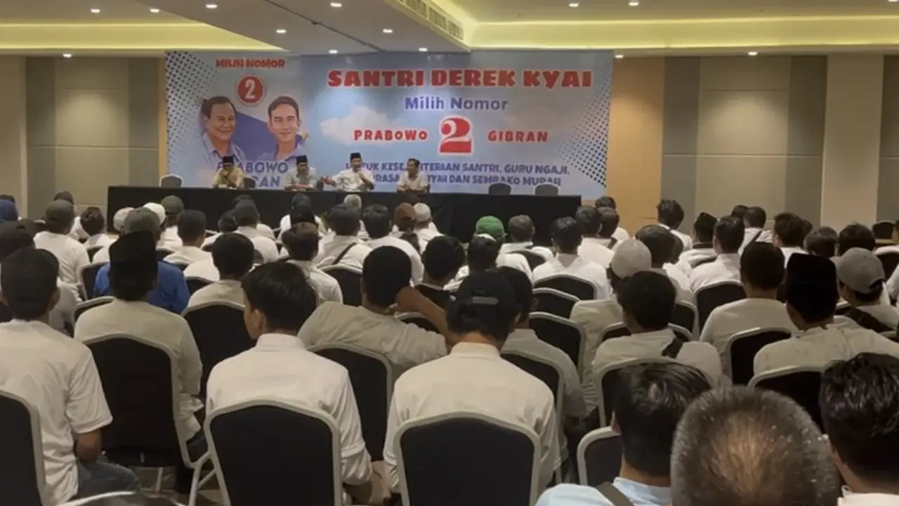 Ratusan santri di Surabaya, Jawa Timur deklarasi dukung Prabowo Subianto-Gibran Rakabuming Raka