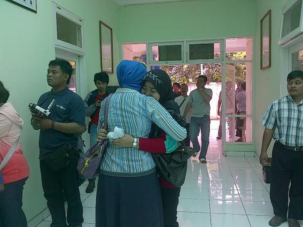 Tangisan keluarga korban Livina maut