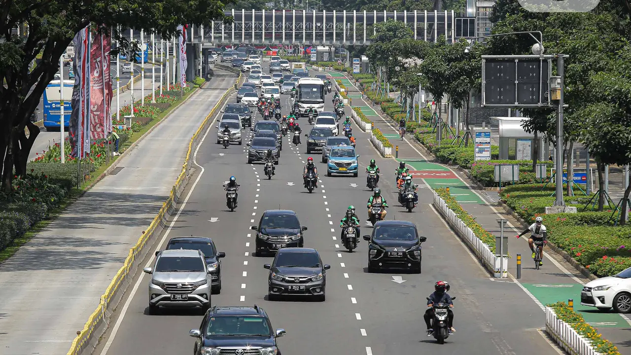 Pada hari ini, Rabu (12/6/2024), kebijakan ganjil genap Jakarta masih diberlakukan di beberapa ruas jalan tertentu pada waktu-waktu yang telah ditentukan.
