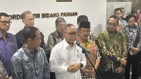 Menteri Koordinator Bidang Pangan, Zulkifli Hasan dalam konferensi pers Penutupan Kegiatan Open Dumping di Tempat Pemprosesan Akhir (TPA), di Kantor Kemenko Pangan, Jakarta, Jumat (7/3/2025). (Tira/Liputan6.com)