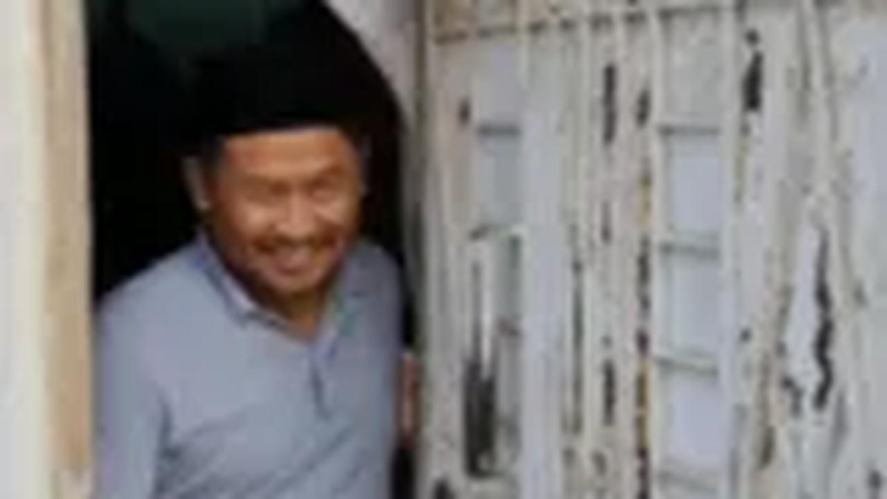 TKI bernama Jaya ini pun lantas memperlihatkan kondisi kamarnya yang seukuran sekitar 1,5 meter itu.