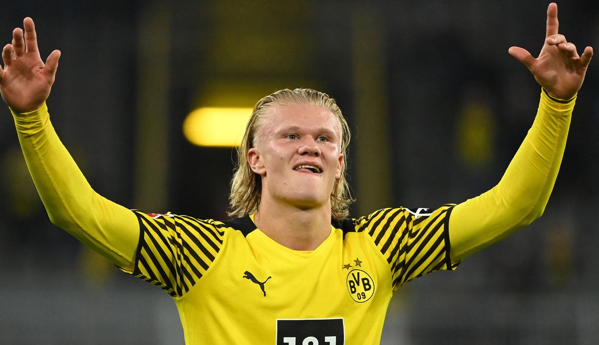 Erling Haaland sudah menjadi incaran Manchester United era kepelatihan Solskjaer kala masih bermain di Molde. Sayangnya, Setan Merah selalu gagal mendapatkannya, kalah dari RB Salzburg dan Dortmund. (Foto: AFP/Ina Fassbender)