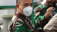 Komandan Kodim 0611 Garut, Letkol CZi Deni Iskandar mengatakan, kegunaan jammer ini dinilai efektif untuk mengurai kerumunan massa terutama saat PSBB proporsional. (Liputan6.com/Jayadi Supriadin)