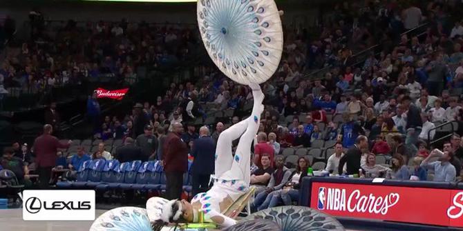 VIDEO: Pertunjukan Halftime Terbaik di NBA Musim Ini, dari Atraksi Berbahaya Hingga Aksi Lucu Anjing di Lapangan Basket