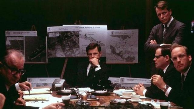 Thirteen Days (2000)