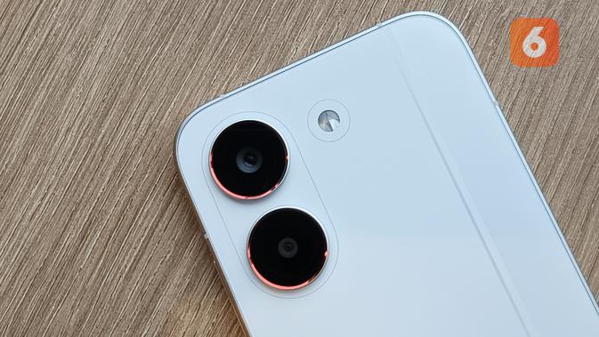 Dual kamera di Poco X8 Pro. (Liputan6.com/ Yuslianson)