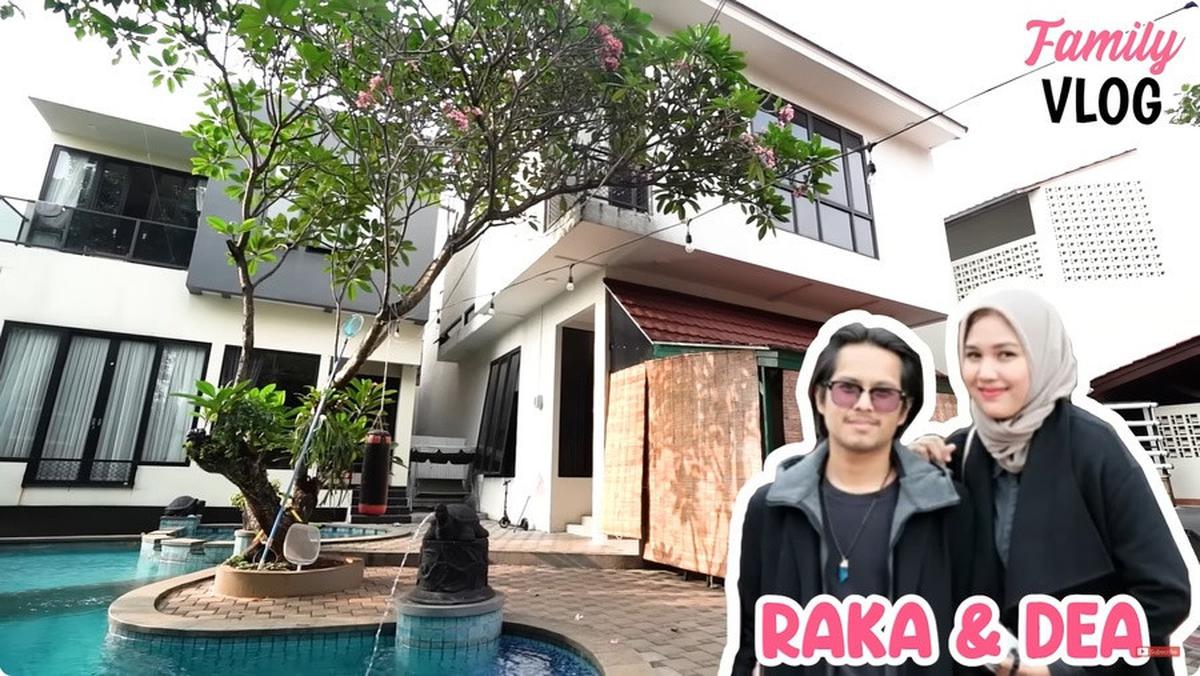Selain rumah utama, Rano Karno juga membangun rumah-rumah terpisah untuk anak-anaknya, memastikan keluarga tetap dekat satu sama lain.<br>