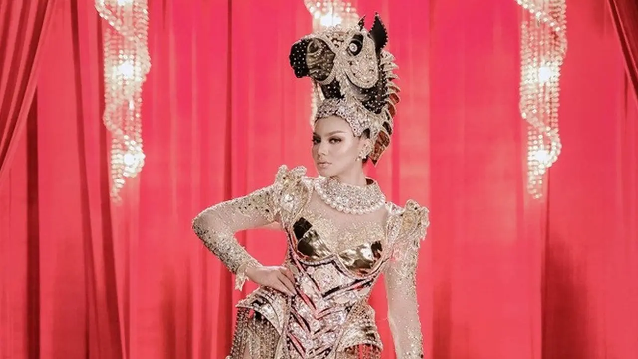 7 Potret Jihane Almira Pakai Kostum Bertema Kuda NTT untuk Miss Supranational 2021