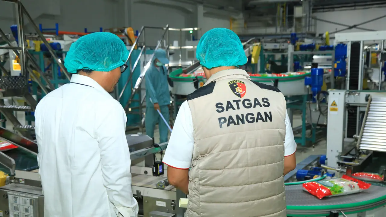 Satgas Pangan Rekonstruksi Lapangan Kasus Beras Oplosan di PT PIM